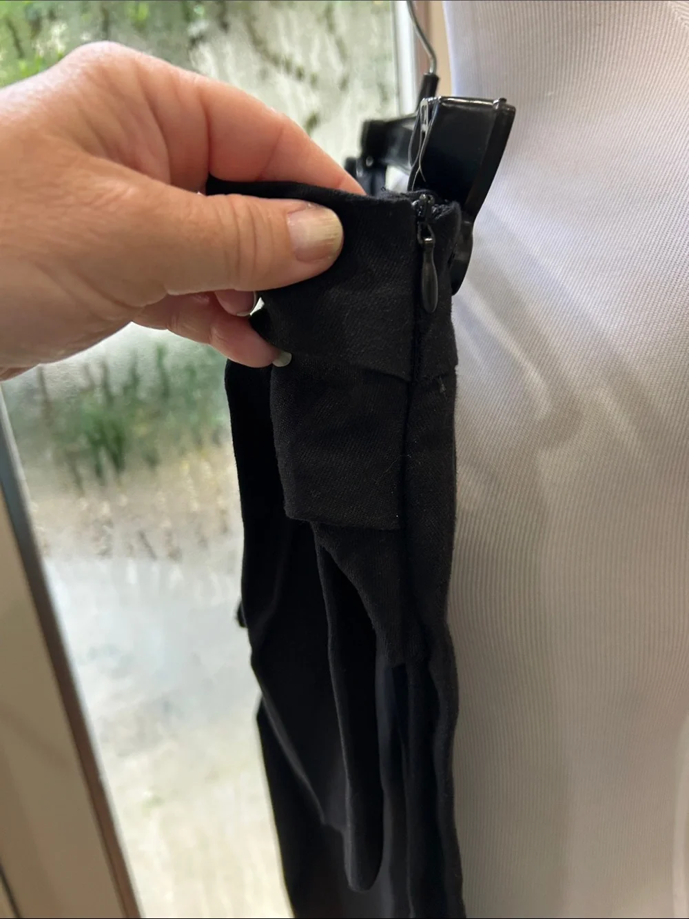 Zara Black Tie-Waist Cropped Pants